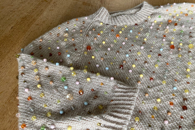 Array af syv ubehag Strikket perle-sweater - StyleDesignCreate